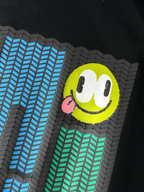 ブランドTシャツ角部分ディテール